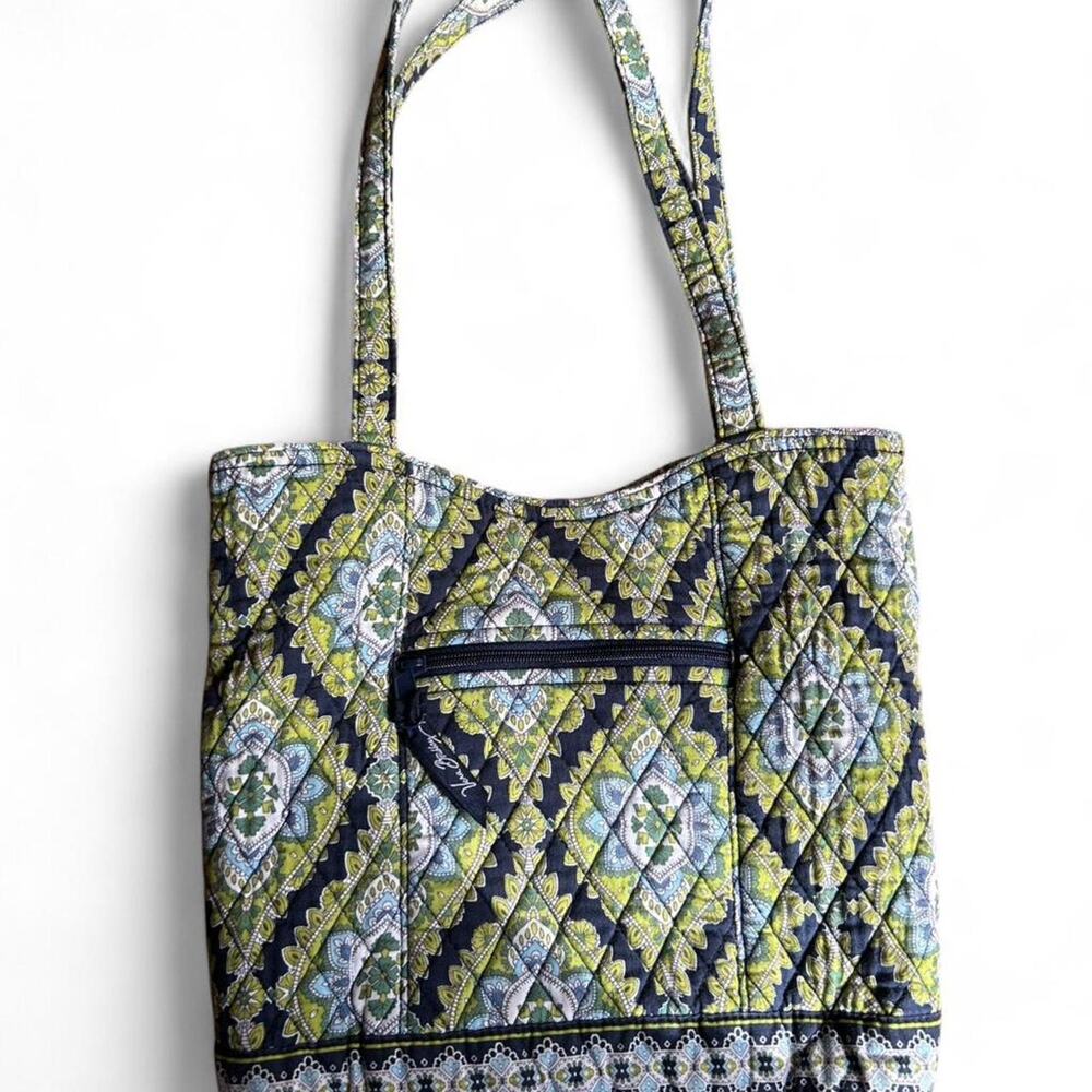 Medium / small Vera Bradley quilted shoulder bag purse cottage grandmacore